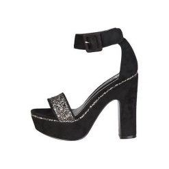 VERSACE 19.69 sandały damskie Camelie czarne 37. Czarne sandały damskie Versace 19.69, bez wzorów, bez obcasa, bez zapięcia. Za 209,00 zł.