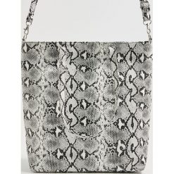 Torba shopper z wężowym wzorem - Biały. Białe torby damskie na zakupy Sinsay, bez wzorów, bez dodatków. Za 49,99 zł.
