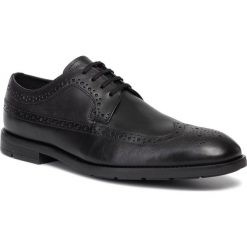 Półbuty CLARKS - Ronnie Limit 261438117 Black Leather. Czarne buty wizytowe męskie Clarks, ze skóry, bez zapięcia. Za 429,00 zł.