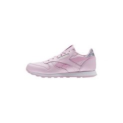 Buty Reebok Sport CLASSIC LEATHER PASTEL - PRIMARIA. Różowe buty sportowe damskie marki Reebok Sport, bez wzorów, bez zapięcia. Za 256,21 zł.