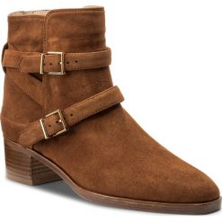Botki STUART WEITZMAN - Eastside XL17463 Pecan Luxe Suede. Brązowe botki damskie skórzane marki Stuart Weitzman. W wyprzedaży za 1819,00 zł.