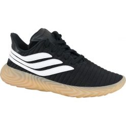 Czarne Buty adidas Sobakov M AQ1135. Czarne buty sportowe męskie Adidas, z tkaniny, z paskami. W wyprzedaży za 449,00 zł.