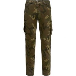 Spodnie AERONAUTICA MILITARE. Zielone spodnie męskie Aeronautica Militare, moro, militarne. W wyprzedaży za 456,00 zł.