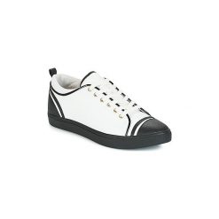 Buty André LEANE. Białe trampki i tenisówki damskie Andre, bez wzorów, bez zapięcia. Za 239,20 zł.