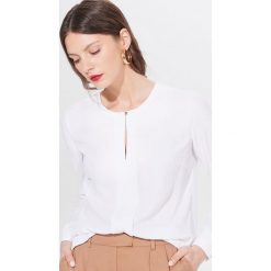 Bluzka z plisą - Biały. Białe bluzki damskie Mohito, bez wzorów, bez kołnierzyka, bez rękawów. Za 79,99 zł.