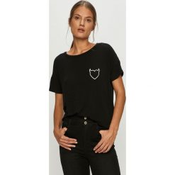 Noisy May - T-shirt. Czarne bluzki damskie Noisy May, s, z nadrukiem, z elastanu, casualowe, z okrągłym kołnierzem, z krótkim rękawem. Za 69,90 zł.