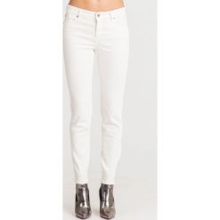 JEANSY SUPER SKINNY FIT Armani Echange. Szare jeansy damskie Armani Exchange. Za 509,00 zł.