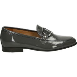Mokasyny - 496 GREY. Szare mokasyny damskie Venezia, z lakierowanej skóry. Za 299,00 zł.