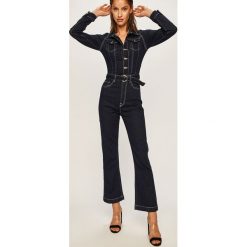 Pepe Jeans - Kombinezon Carrie x Dua Lipa. Niebieskie kombinezony damskie Pepe Jeans, na co dzień, xs, w paski, z elastanu, casualowe, bez kołnierzyka, z długim rękawem, długie. W wyprzedaży za 499,90 zł.