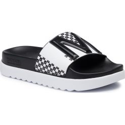 Klapki MICHAEL MICHAEL KORS - Tyra Slide 40T9TRFA3Q Opticwht/Blk. Czarne klapki damskie MICHAEL Michael Kors, bez wzorów, ze skóry ekologicznej, bez obcasa. Za 319,00 zł.