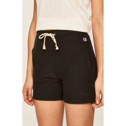 Champion - Szorty. Białe szorty damskie Champion, s, z aplikacjami, z bawełny, casualowe. Za 189,90 zł.
