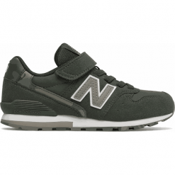 New Balance KV996C2Y. Szare buciki niemowlęce dziewczęce marki New Balance, z materiału, na sznurówki. W wyprzedaży za 169,99 zł.