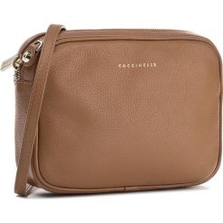 Torebka COCCINELLE - AV3 Pochette E5 AV3 55 89 01 Cuir 012. Brązowe listonoszki damskie marki Coccinelle. W wyprzedaży za 489,00 zł.