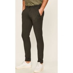 Tailored & Originals - Spodnie. Szare spodnie męskie Tailored & Originals, na co dzień, bez wzorów, z elastanu. W wyprzedaży za 199,90 zł.