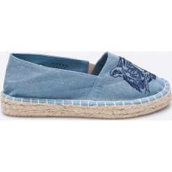 Pieces - Espadryle. Niebieskie espadryle damskie Pieces, z haftami, z materiału, bez obcasa, na płaskiej podeszwie. W wyprzedaży za 59,90 zł.