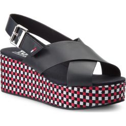 Sandały damskie: Sandały TOMMY JEANS – Flatform Sandal Gingham Pattern EN0EN00210 Midnight 403