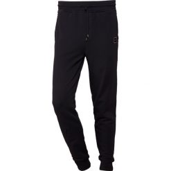 BOSS CASUAL STRIKER Spodnie treningowe black. Czarne spodnie dresowe męskie BOSS Casual, z bawełny. Za 539,00 zł.