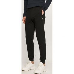 EA7 Emporio Armani - Spodnie. Czarne spodnie męskie EA7 Emporio Armani, na co dzień, s, bez wzorów, z elastanu. Za 479,90 zł.