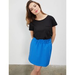 Bluzka bawełniana z kieszonką. Czarne bluzki damskie Moodo, xl, z bawełny, klasyczne, z okrągłym kołnierzem. Za 19,99 zł.