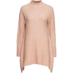 Długi sweter z dłuższymi bokami bonprix matowy beżowy. Brązowe swetry damskie bonprix, bez wzorów, z długim rękawem, długie, bez kaptura. Za 44,99 zł.