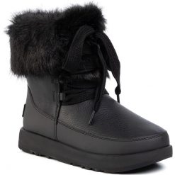 Śniegowce UGG - W Gracie Waterproof 1105769 Blk. Czarne kozaki damskie Ugg, na zimę, ze skóry ekologicznej, bez zapięcia. W wyprzedaży za 549,00 zł.