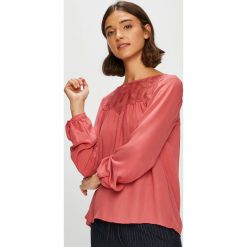 Only - Bluzka. Różowe bluzki damskie marki ONLY, bez wzorów, z bawełny, casualowe, z okrągłym kołnierzem, bez rękawów. W wyprzedaży za 59,90 zł.
