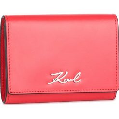 Duży Portfel Damski KARL LAGERFELD - 86KW3211 Red Fire. Czerwone portfele damskie marki KARL LAGERFELD, bez wzorów, ze skóry. Za 489,00 zł.