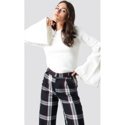 Trendyol Sweter z bufiastym rękawem - White. Szare swetry klasyczne damskie marki Vila, l, z bawełny, z okrągłym kołnierzem. Za 100,95 zł.