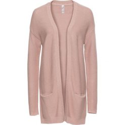 Długi sweter bez zapięcia bonprix stary jasnoróżowy. Różowe swetry damskie bonprix, bez wzorów, z dzianiny, retro, z długim rękawem, długie, bez kaptura. Za 99,99 zł.