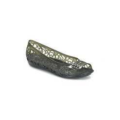 Sandały Crocs Crocs Isabella Jelly Flat. Czarne klapki damskie Crocs, bez wzorów, bez obcasa, bez zapięcia. Za 134,30 zł.