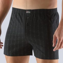 Luźne męskie bokserki GINO czarne 131. Czarne bokserki męskie GINO, bez wzorów, z bawełny. Za 33,99 zł.