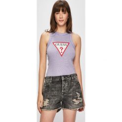 Guess Jeans - Top W92P37.K8HT0. Bluzki damskie Guess Jeans, s, z nadrukiem, z bawełny, z okrągłym kołnierzem, bez rękawów. W wyprzedaży za 99,90 zł.