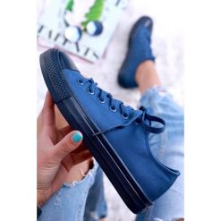 Trampki damskie MALIONA NAVY. Niebieskie buty sportowe damskie IVET, bez wzorów, z jeansu, bez zapięcia. W wyprzedaży za 79,00 zł.