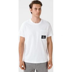 Calvin Klein Koszulka Biały. Białe podkoszulki męskie Calvin Klein, l, z haftami, z bawełny, z krótkim rękawem. Za 204,95 zł.