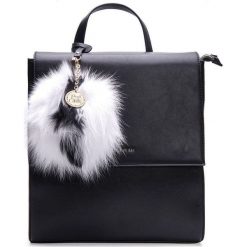 L'Atelier du Sac plecak damski Aurore 9254 czarny z pashmina. Czarne plecaki damskie L'Atelier du Sac, z aplikacjami. Za 509,00 zł.