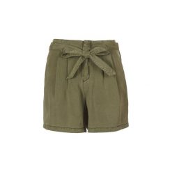 Szorty i Bermudy Vero Moda VMMIA. Zielone szorty damskie Vero Moda, s, bez wzorów. Za 103,20 zł.