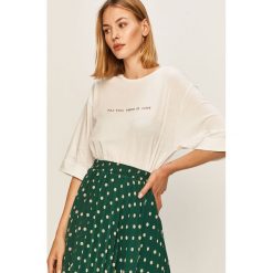Answear - T-shirt Answear Lab. Białe bluzki damskie ANSWEAR, s, z nadrukiem, z bawełny, casualowe, z okrągłym kołnierzem, z krótkim rękawem. W wyprzedaży za 49,90 zł.