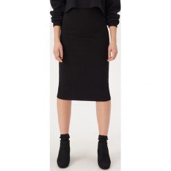 Spódnica midi typu tuba - Czarny. Czarne spódniczki damskie Sinsay, s, bez wzorów, midi. Za 39,99 zł.