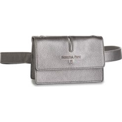 Saszetka nerka PATRIZIA PEPE - 2V8967/A4U8-S560 Winter Silver. Szare nerki damskie Patrizia Pepe, bez wzorów, ze skóry, eleganckie, bez dodatków. Za 899,00 zł.