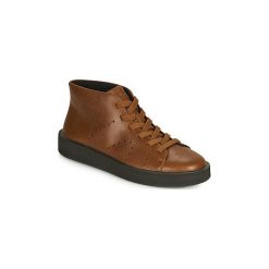 Buty Camper COURB. Pomarańczowe trampki męskie Camper, bez wzorów, bez zapięcia. Za 566,10 zł.