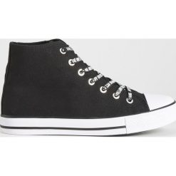 Wysokie trampki - Czarny. Czarne trampki i tenisówki damskie Sinsay, bez wzorów, bez zapięcia. Za 59,99 zł.