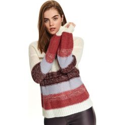 Luźny damski sweter w paski. Białe swetry damskie Top Secret, na zimę, w paski, z dzianiny, z długim rękawem, długie, bez kaptura. W wyprzedaży za 39,99 zł.