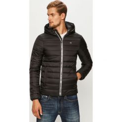 Calvin Klein - Kurtka. Czarne płaszcze męskie Calvin Klein, xl, bez wzorów, z poliesteru, krótkie, z kapturem. Za 899,90 zł.