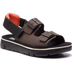 Sandały CAMPER - Oruga Sandal K100287-006 Brown. Pomarańczowe klapki męskie Camper, bez wzorów, ze skóry. W wyprzedaży za 299,00 zł.