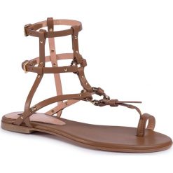 Sandały ELISABETTA FRANCHI - SA-01L-02E2-V399 Mou. Pomarańczowe klapki damskie Elisabetta Franchi, z aplikacjami, ze skóry, bez obcasa, na obcasie. Za 1819,00 zł.