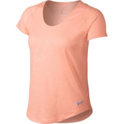 Koszulka Nike 10k Jacquard Top W Pudrowa. Topy damskie Nike, bez wzorów, z materiału, z krótkim rękawem, do biegania, dri-fit (nike). Za 69,99 zł.