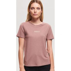 T-shirt z nadrukiem - Fioletowy. Fioletowe t-shirty damskie Reserved, s, z nadrukiem, bez kołnierzyka. Za 29,99 zł.