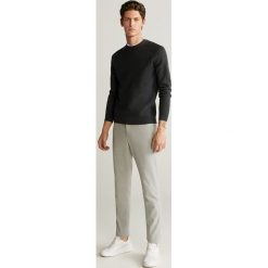 Mango Man - Sweter Laxo. Niebieskie swetry męskie Mango Man, s, bez wzorów, z poliesteru, z okrągłym kołnierzem, bez kaptura. W wyprzedaży za 139,90 zł.