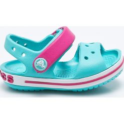 Crocs - Sandały dziecięce. Niebieskie sandały dziewczęce Crocs, z materiału, bez zapięcia. W wyprzedaży za 89,90 zł.