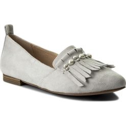 Lordsy CAPRICE - 9-24202-20 Lt Grey Suede 201. Szare mokasyny damskie Caprice, ze skóry, bez obcasa, na obcasie. W wyprzedaży za 169,00 zł.
